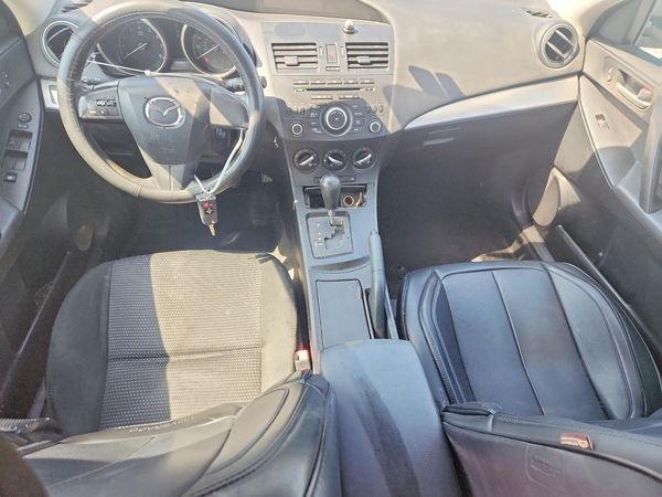 2013 MAZDA 3 SV/Base