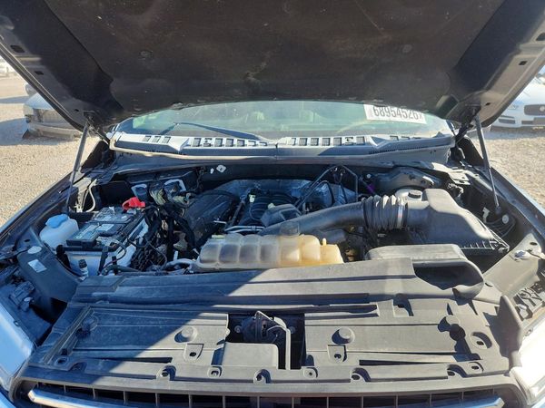 2019 FORD F150 — Engine bay