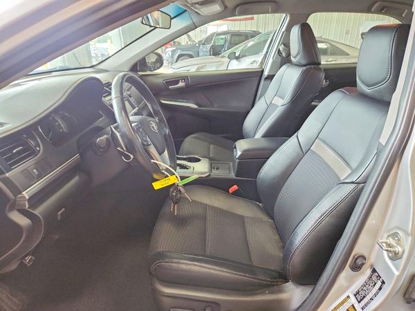 2014 TOYOTA CAMRY — DENT