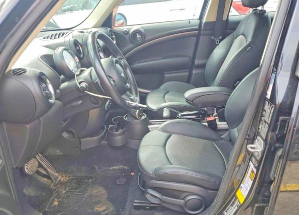 2013 MINI COOPER — DENT