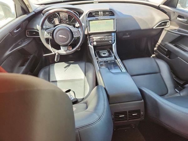 2019 JAGUAR XE