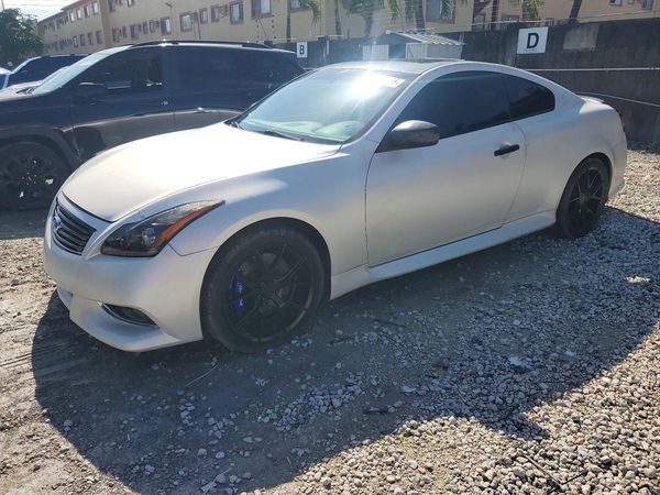 2013 INFINITI G37