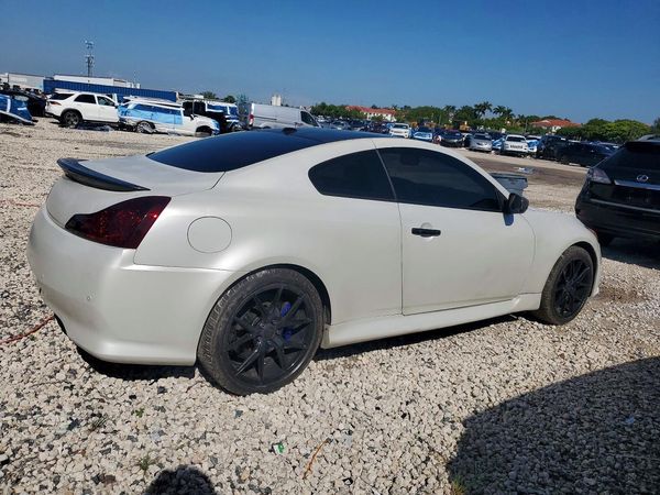 2013 INFINITI G37