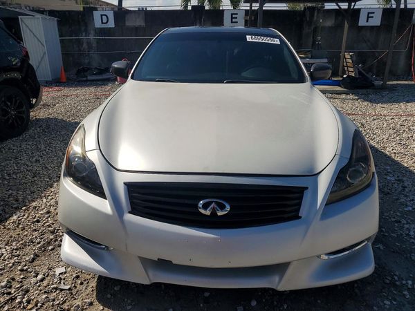 2013 INFINITI G37