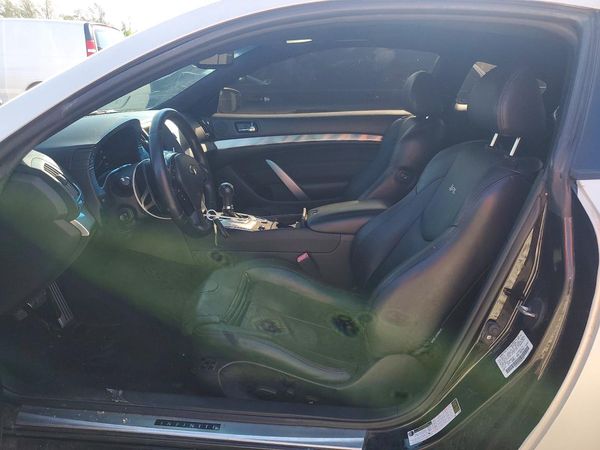 2013 INFINITI G37