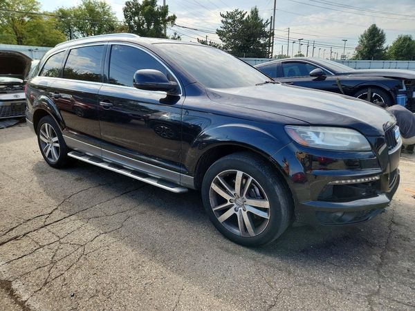 2012 AUDI Q7 Premium Plus