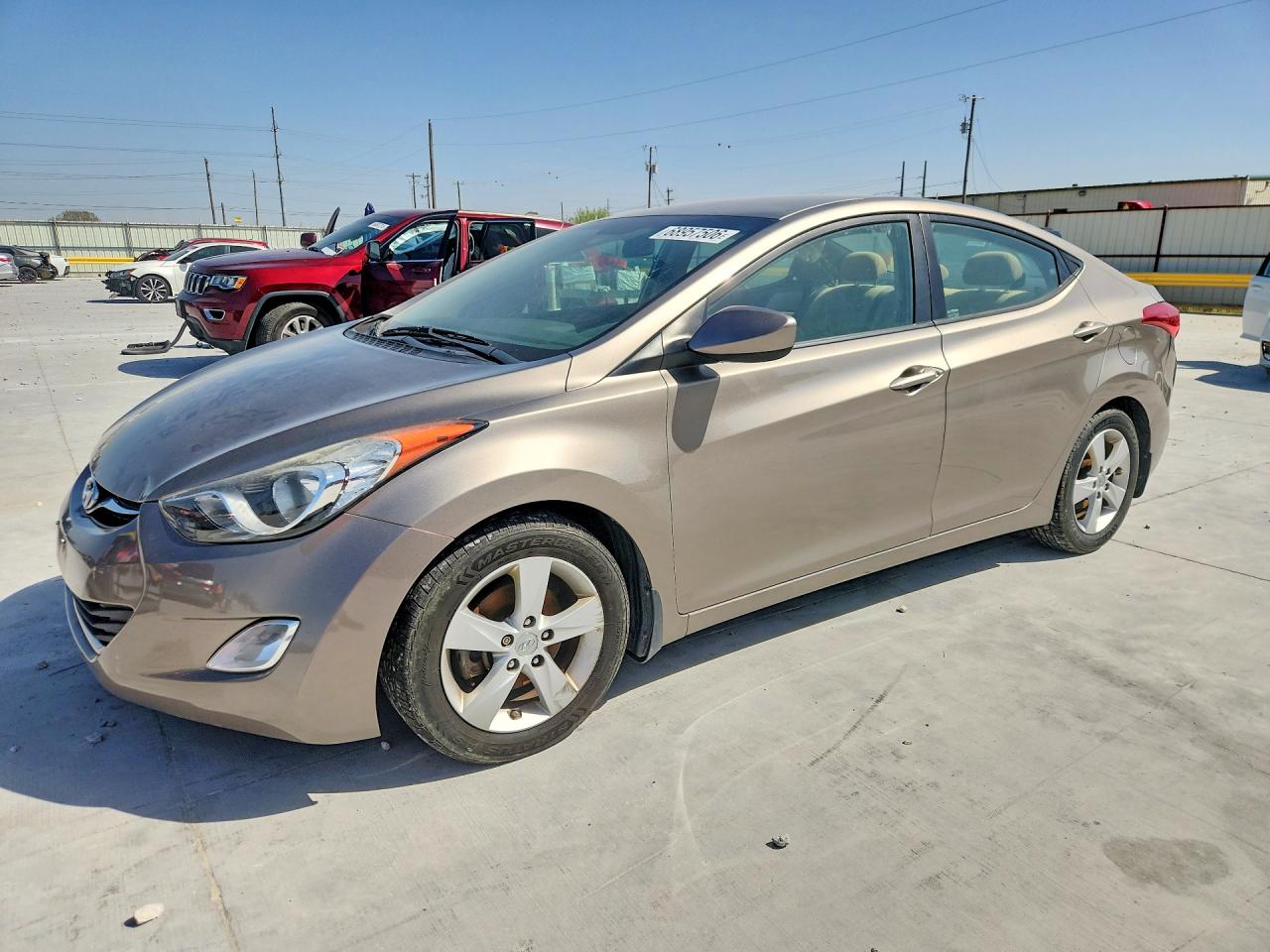 2013 HYUNDAI ELANTRA — Front 3/4