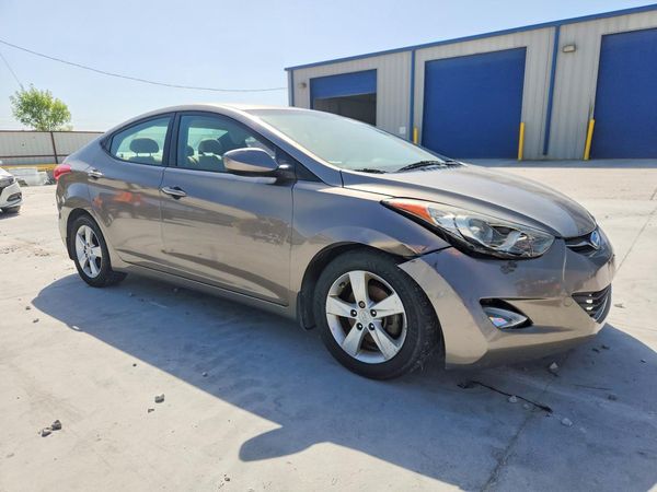 2013 HYUNDAI ELANTRA — Passenger 3/4