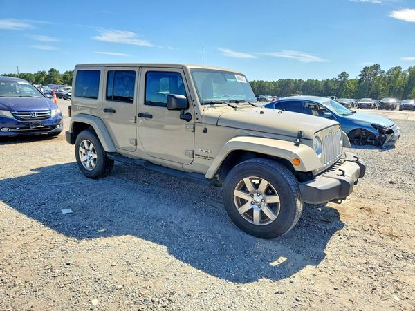 2017 JEEP WRANGLER UNLIMITED — Passenger 3/4