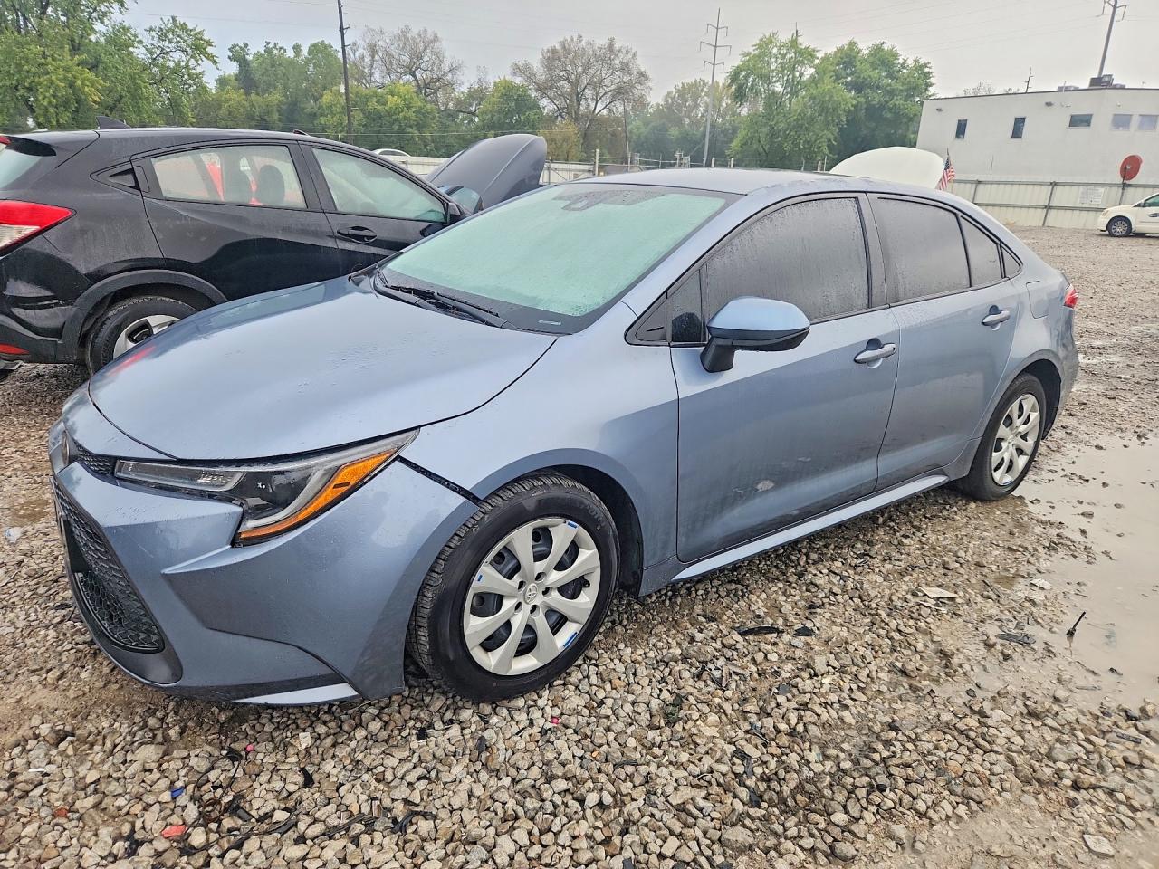 2022 TOYOTA COROLLA LE — Front 3/4