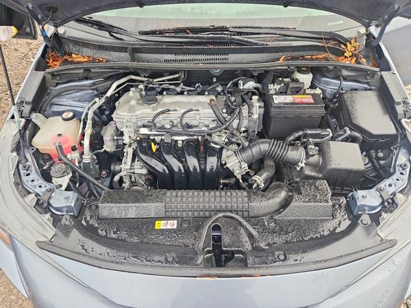 2022 TOYOTA COROLLA LE — Engine bay