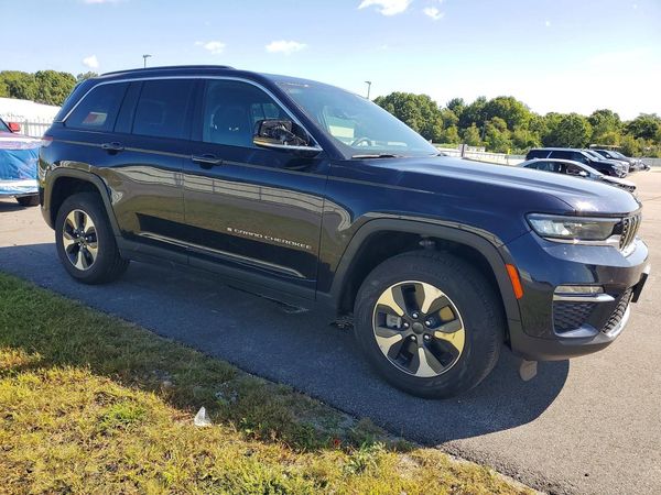 2024 JEEP GRAND CHEROKEE Limited 4XE — Passenger 3/4