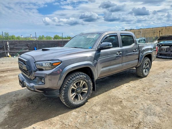 2016 TOYOTA TACOMA — Front 3/4