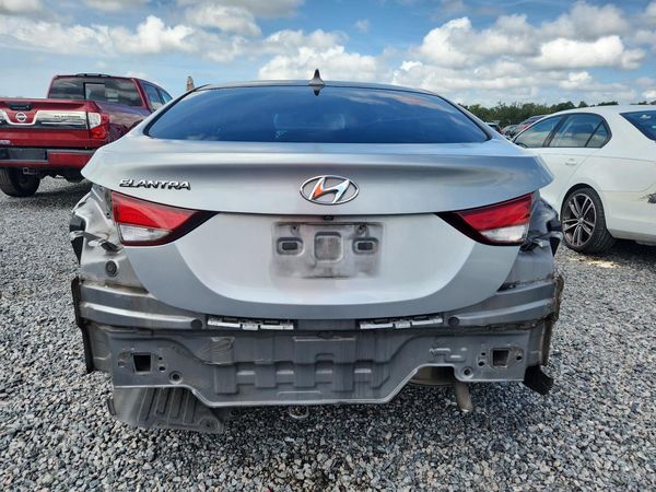 2015 HYUNDAI ELANTRA GLS(Middle)