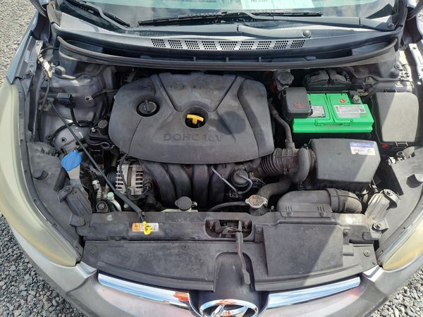 2015 HYUNDAI ELANTRA GLS(Middle)