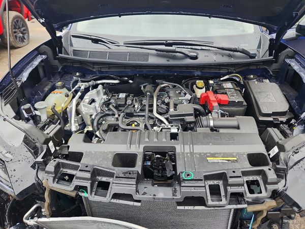 2026 NISSAN KICKS — Engine bay