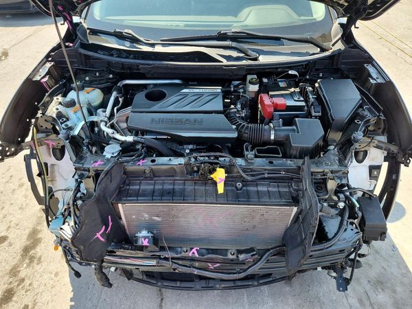 2023 NISSAN ROGUE SV — Engine bay