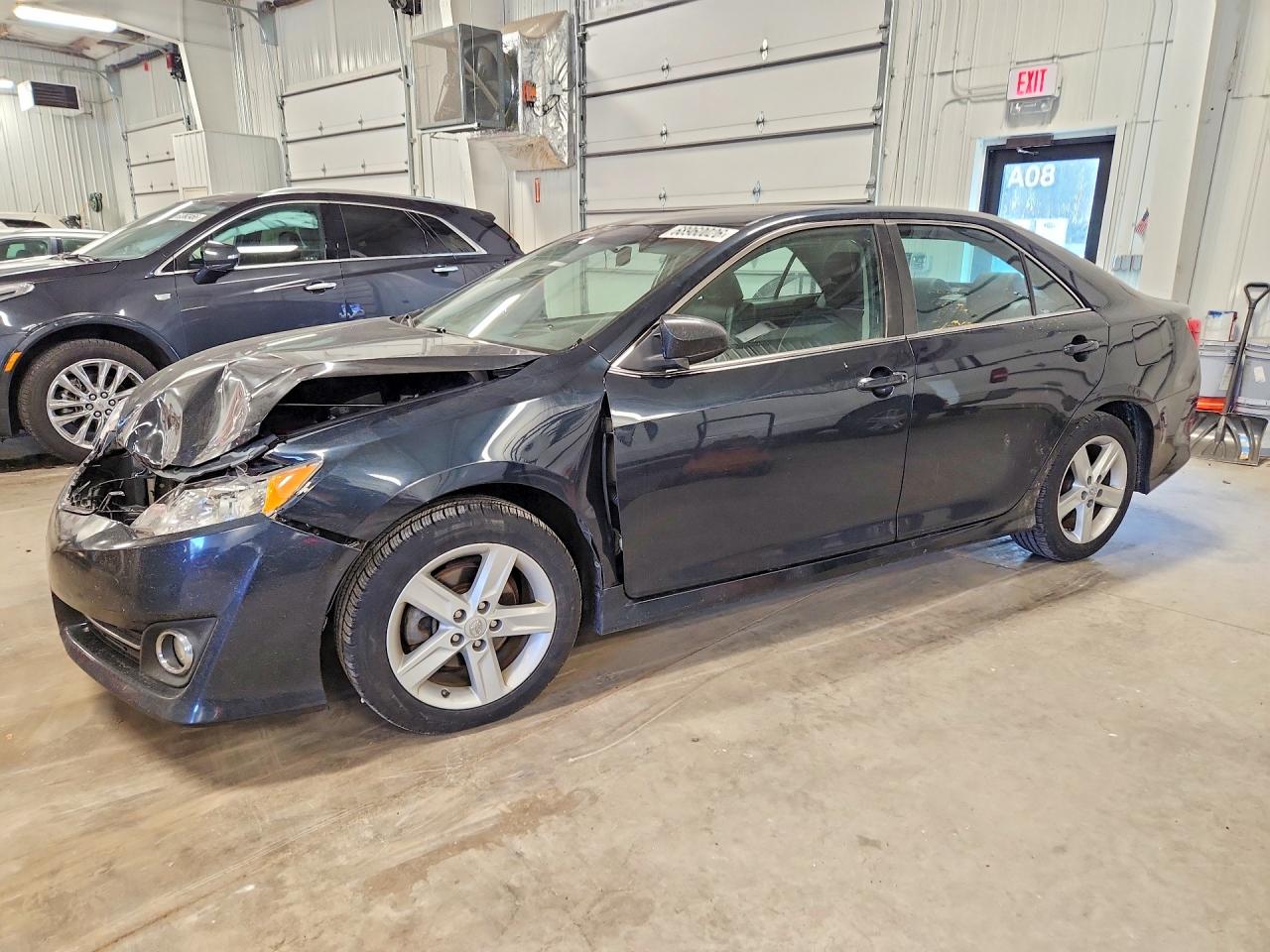 2014 TOYOTA CAMRY