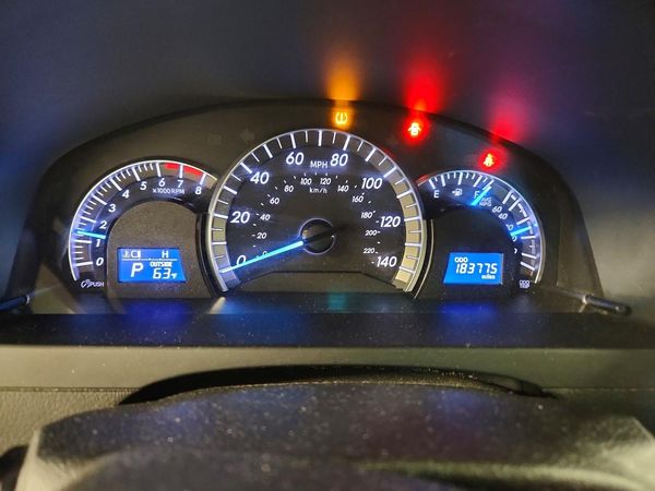 2014 TOYOTA CAMRY