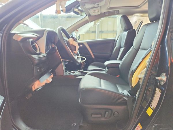 2017 TOYOTA RAV4 — DENT