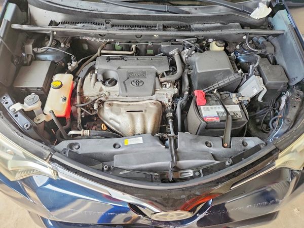 2017 TOYOTA RAV4 — Engine bay