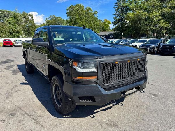 2017 CHEVROLET SILVERADO LT