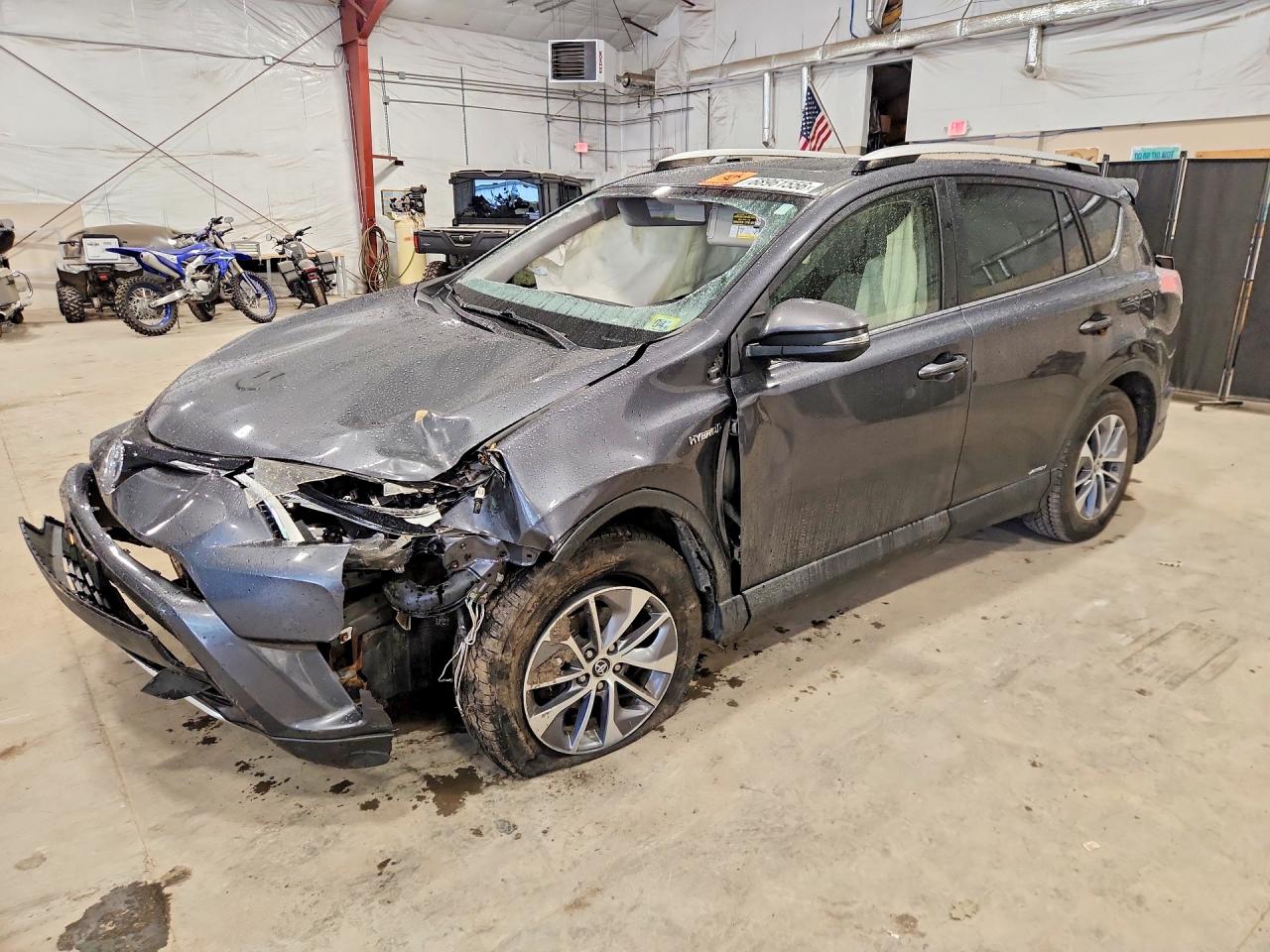 2016 TOYOTA RAV4 XLE (M Grade) — Front 3/4
