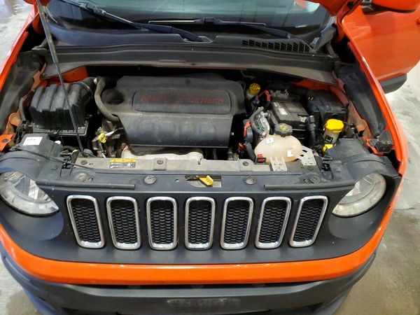 2017 JEEP RENEGADE — Engine bay