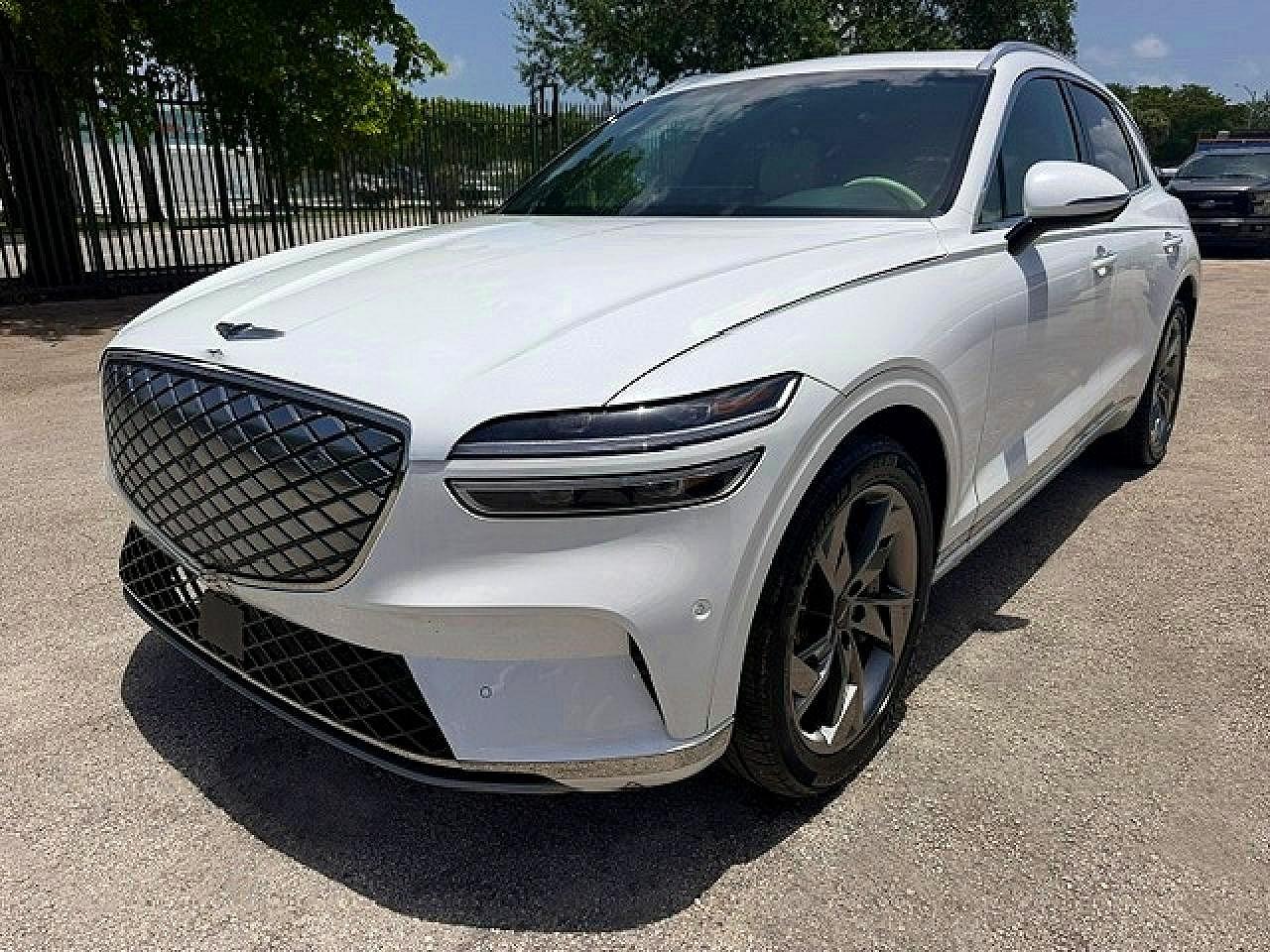 2025 GENESIS ELECTRIFIED GV70