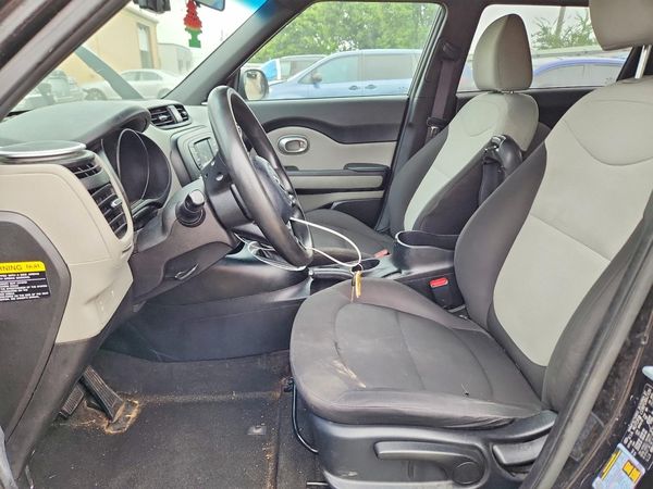 2015 KIA SOUL GL(Middle-low grade) — DENT