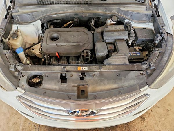 2018 HYUNDAI SANTA FE — Engine bay