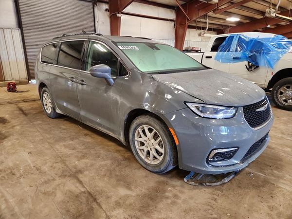2022 CHRYSLER PACIFICA — Passenger 3/4