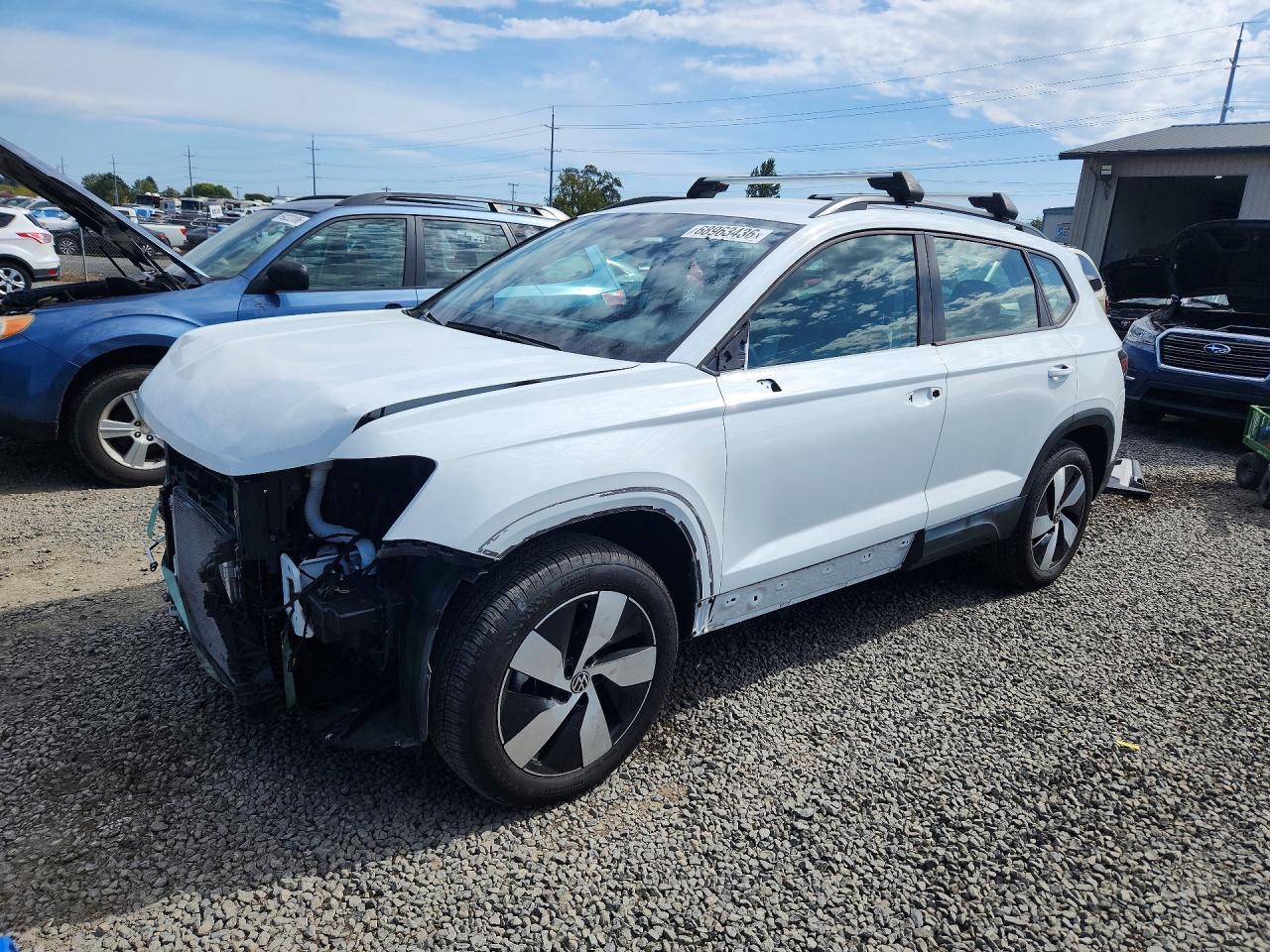 2025 VOLKSWAGEN TAOS — Front 3/4