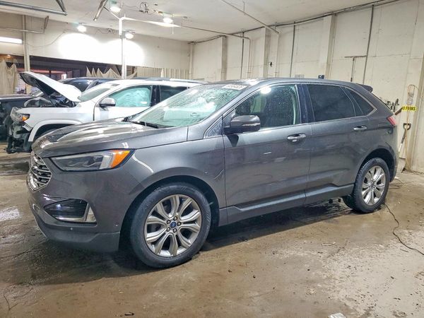 2019 FORD EDGE Titanium — Front 3/4