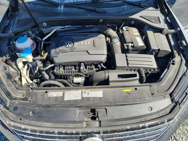 2017 VOLKSWAGEN PASSAT — Engine bay