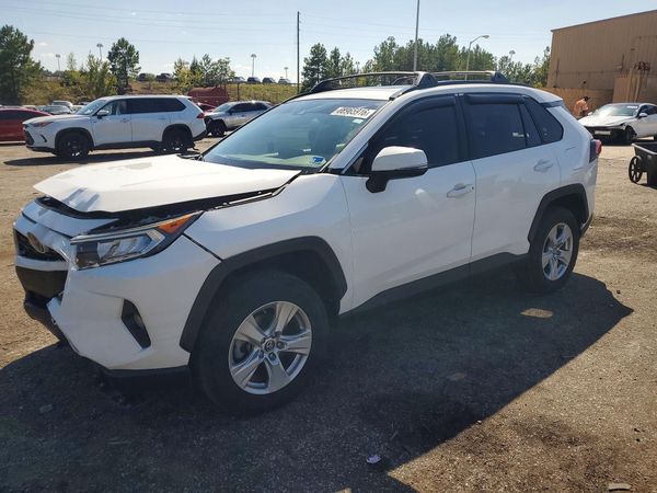 2019 TOYOTA RAV4 — Front 3/4