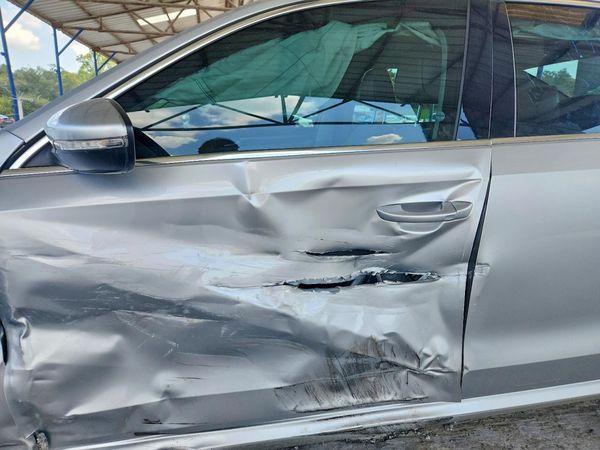 2018 VOLKSWAGEN PASSAT SE, SE w/ Technology — DENT