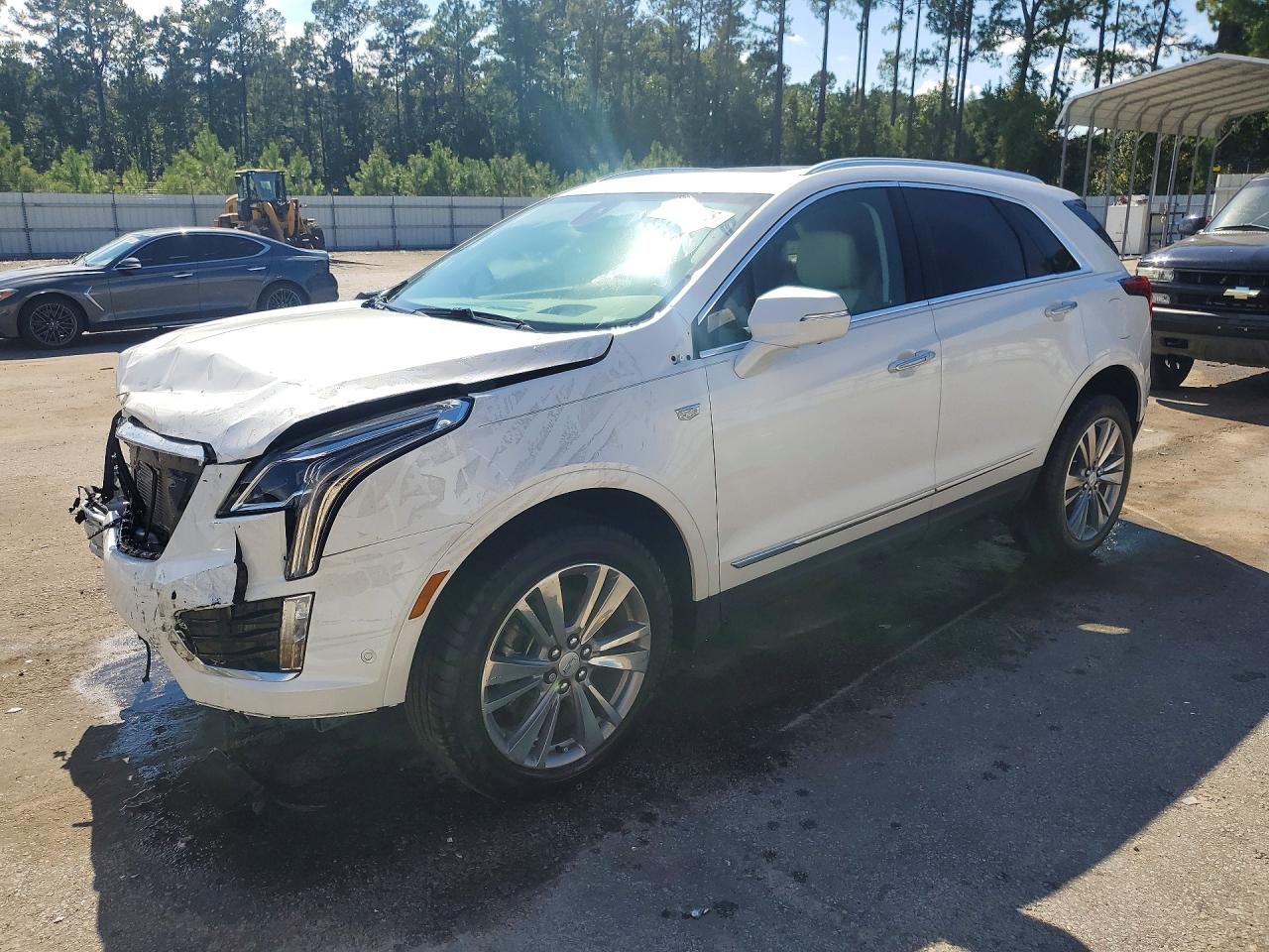 2025 CADILLAC XT5 Premium Luxury — Front 3/4