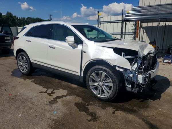 2025 CADILLAC XT5 Premium Luxury — Passenger 3/4
