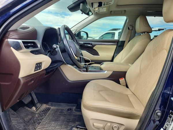 2020 TOYOTA HIGHLANDER Platinum