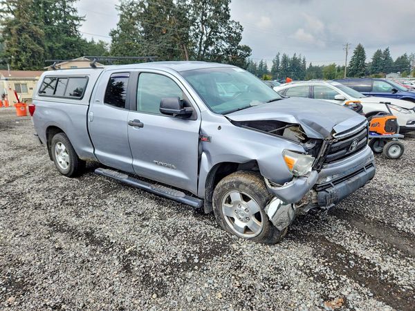 2013 TOYOTA TUNDRA SR5