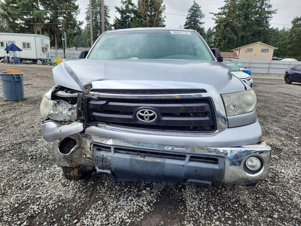 2013 TOYOTA TUNDRA SR5