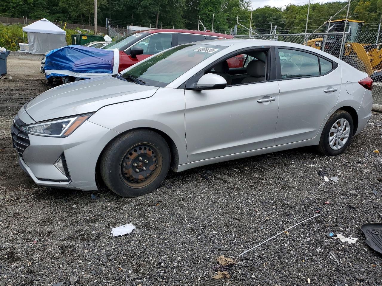 2019 HYUNDAI ELANTRA SE — Front 3/4