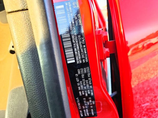 2015 JEEP RENEGADE Sport — VINS