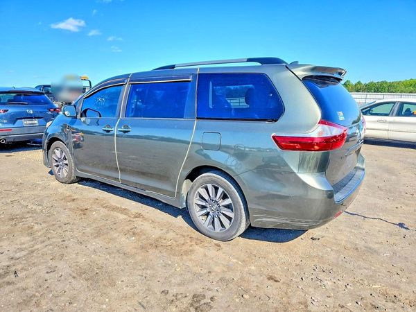 2018 TOYOTA SIENNA