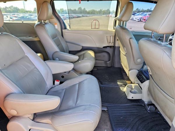 2018 TOYOTA SIENNA