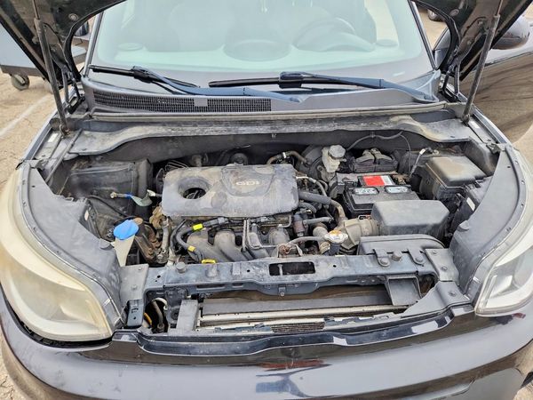 2017 KIA SOUL — Engine bay