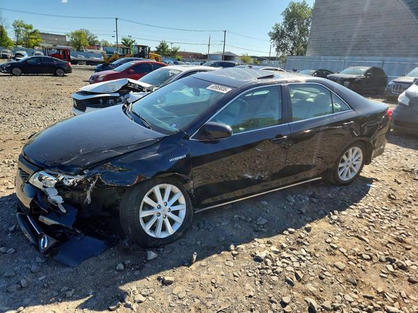 2013 TOYOTA CAMRY — DSFA — Front 3/4