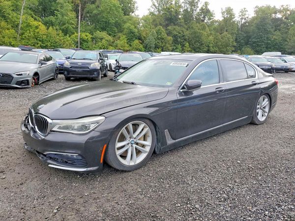 2016 BMW 7 SERIES xDrive — Front 3/4