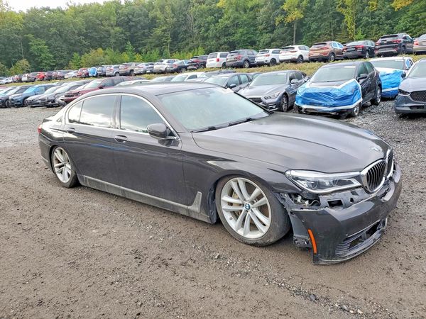 2016 BMW 7 SERIES xDrive — Passenger 3/4